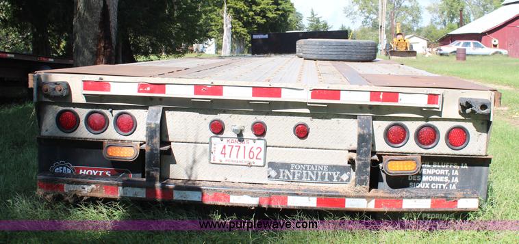 image for item I5902 2004 Fontaine Infinity drop deck trailer