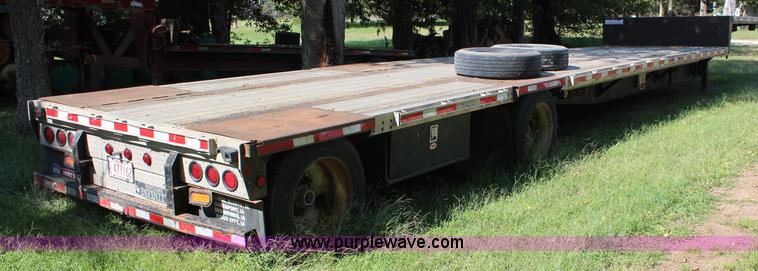 image for item I5902 2004 Fontaine Infinity drop deck trailer