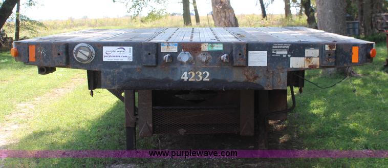 image for item I5902 2004 Fontaine Infinity drop deck trailer