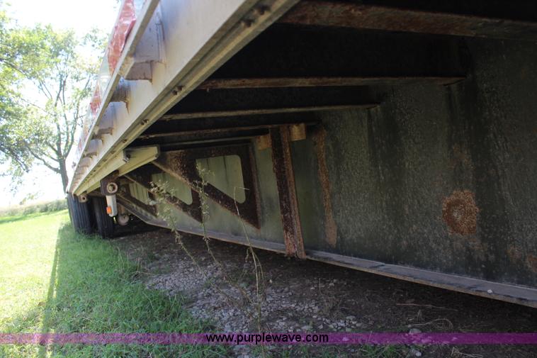image for item I5902 2004 Fontaine Infinity drop deck trailer