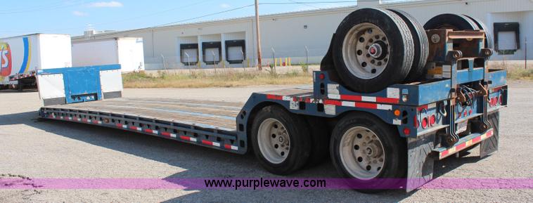 image for item I5998 2006 Trail King TK70MG-482 MG Series detachable lowboy trailer