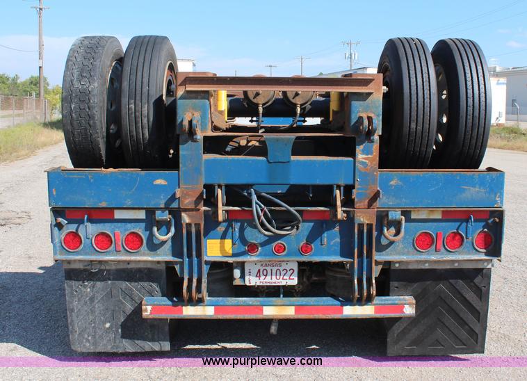 image for item I5998 2006 Trail King TK70MG-482 MG Series detachable lowboy trailer