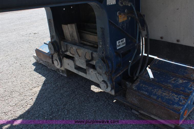 image for item I5998 2006 Trail King TK70MG-482 MG Series detachable lowboy trailer