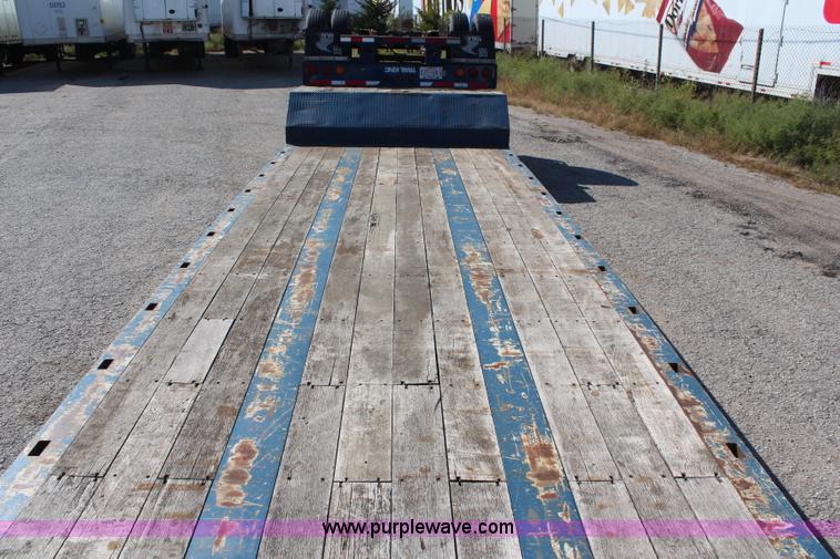 image for item I5998 2006 Trail King TK70MG-482 MG Series detachable lowboy trailer