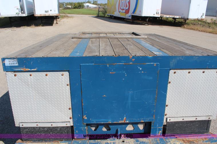 image for item I5998 2006 Trail King TK70MG-482 MG Series detachable lowboy trailer