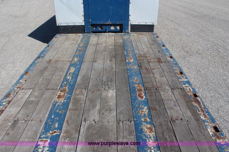 image for item I5998 2006 Trail King TK70MG-482 MG Series detachable lowboy trailer