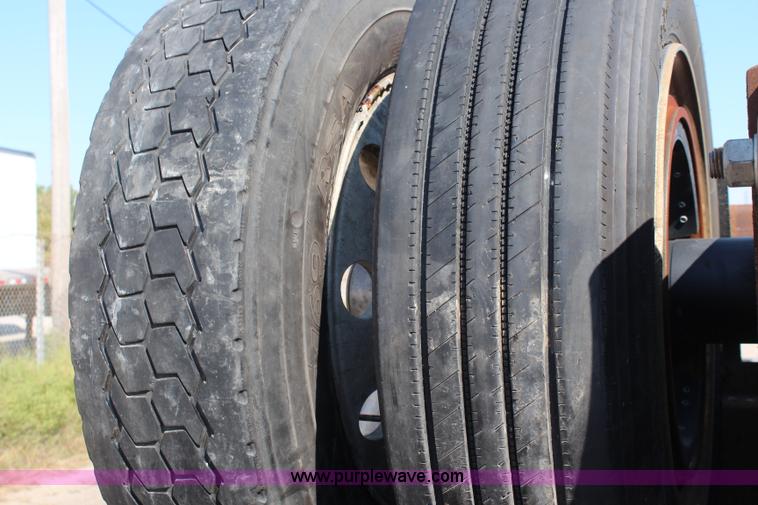 image for item I5998 2006 Trail King TK70MG-482 MG Series detachable lowboy trailer