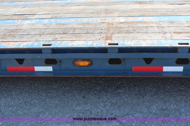 image for item I5998 2006 Trail King TK70MG-482 MG Series detachable lowboy trailer