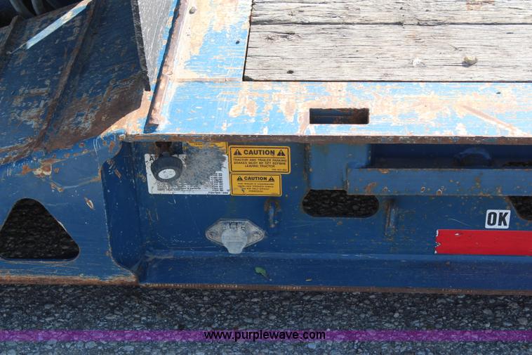 image for item I5998 2006 Trail King TK70MG-482 MG Series detachable lowboy trailer