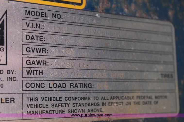 image for item I5998 2006 Trail King TK70MG-482 MG Series detachable lowboy trailer