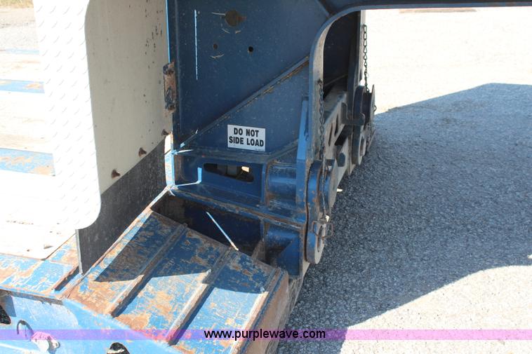 image for item I5998 2006 Trail King TK70MG-482 MG Series detachable lowboy trailer