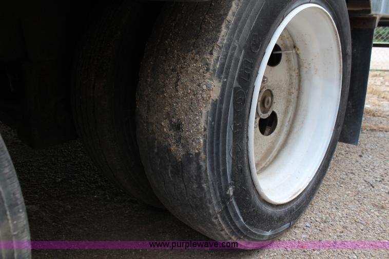 image for item J1125 1998 Kentucky moving van trailer