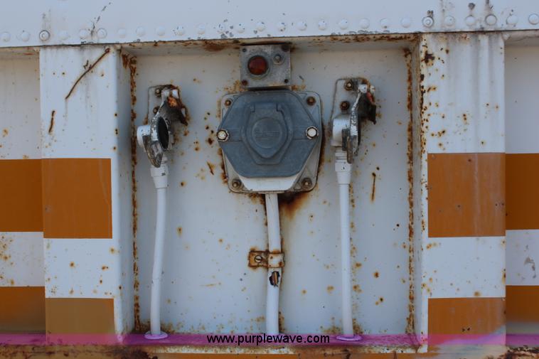 image for item J1127 1984 Kentucky moving van trailer