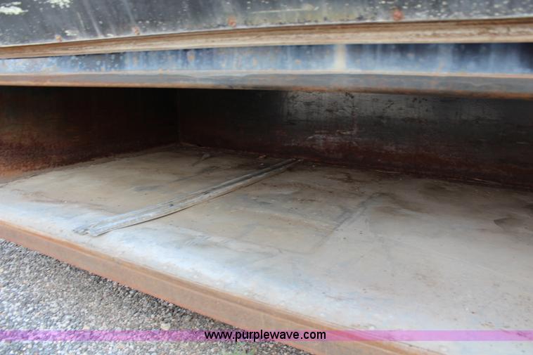 image for item J1127 1984 Kentucky moving van trailer