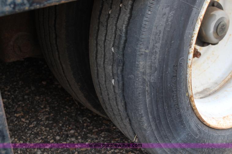 image for item J1127 1984 Kentucky moving van trailer