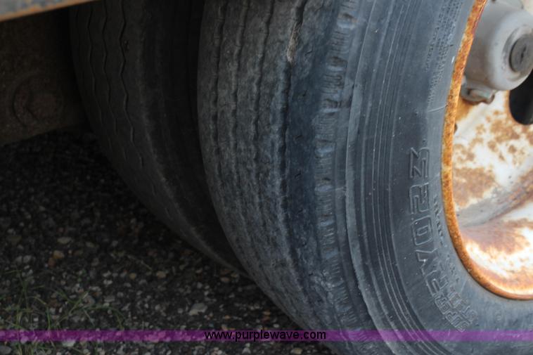 image for item J1127 1984 Kentucky moving van trailer