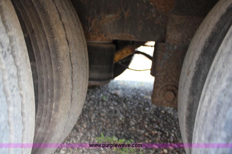 image for item J1127 1984 Kentucky moving van trailer