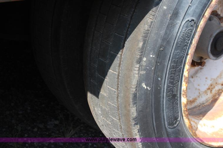 image for item J1127 1984 Kentucky moving van trailer