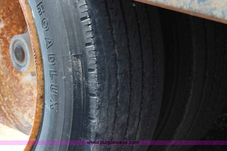 image for item J1127 1984 Kentucky moving van trailer