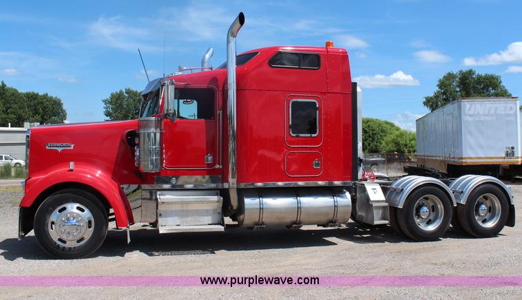 image for item J1147 1998 Kenworth W900 semi truck