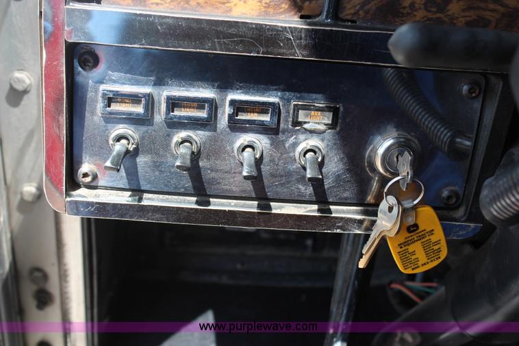 image for item J1147 1998 Kenworth W900 semi truck