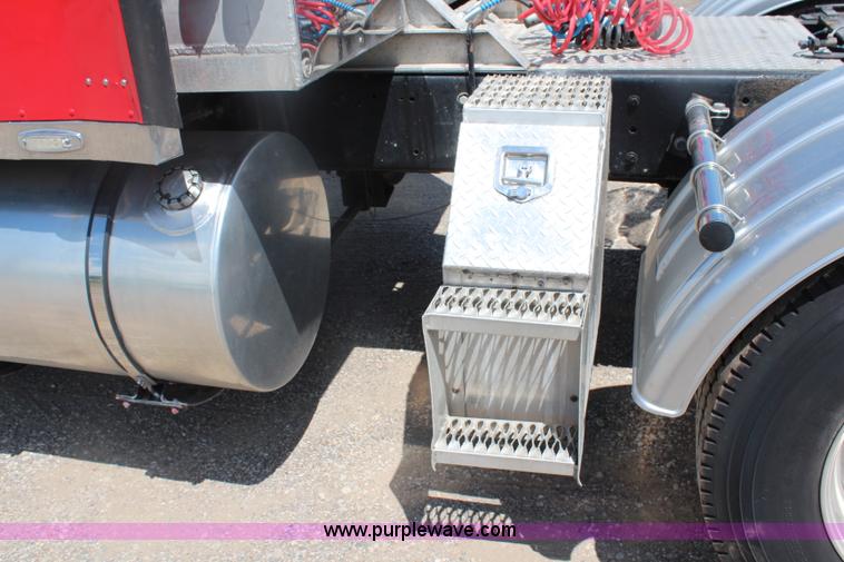 image for item J1147 1998 Kenworth W900 semi truck