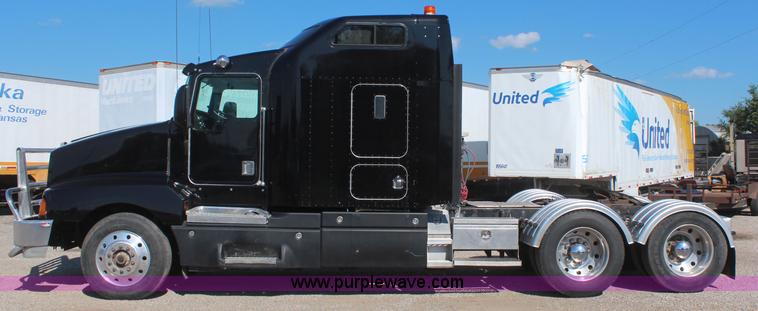 image for item J2077 1996 Kenworth T600 semi truck