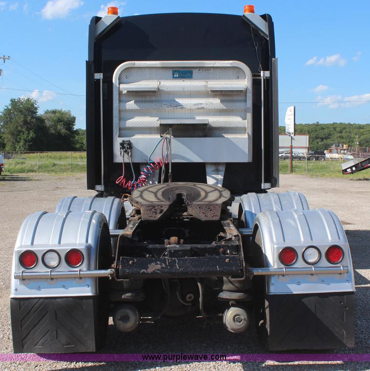 image for item J2077 1996 Kenworth T600 semi truck