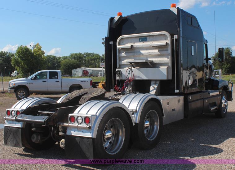 image for item J2077 1996 Kenworth T600 semi truck