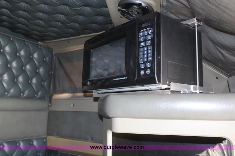 image for item J2077 1996 Kenworth T600 semi truck