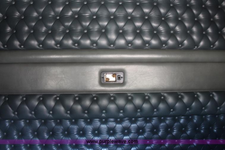 image for item J2077 1996 Kenworth T600 semi truck