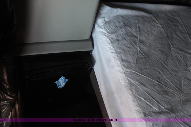 image for item J2077 1996 Kenworth T600 semi truck