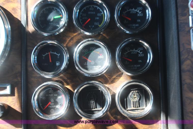 image for item J2077 1996 Kenworth T600 semi truck