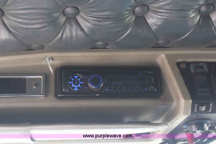 image for item J2077 1996 Kenworth T600 semi truck