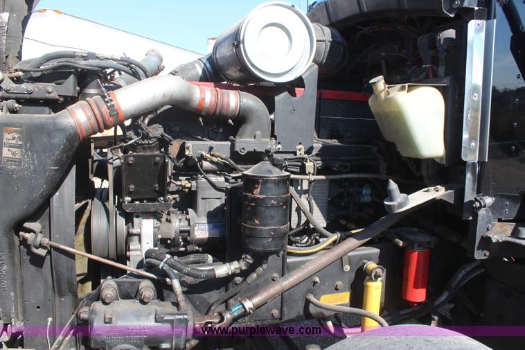 image for item J2077 1996 Kenworth T600 semi truck