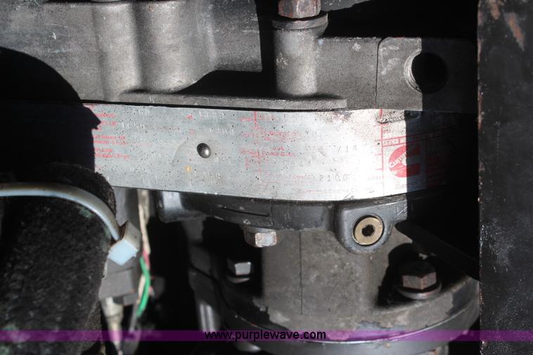 image for item J2077 1996 Kenworth T600 semi truck