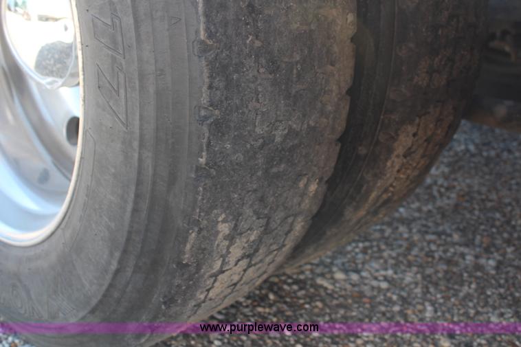 image for item J2077 1996 Kenworth T600 semi truck