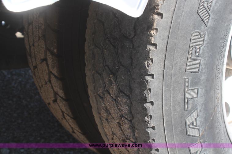 image for item J2077 1996 Kenworth T600 semi truck