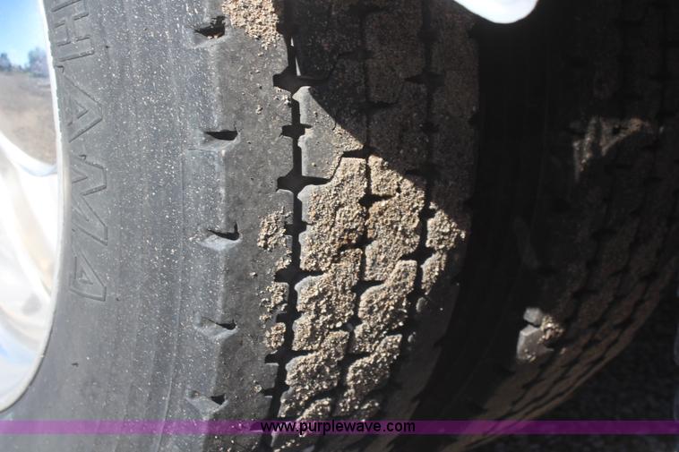 image for item J2077 1996 Kenworth T600 semi truck