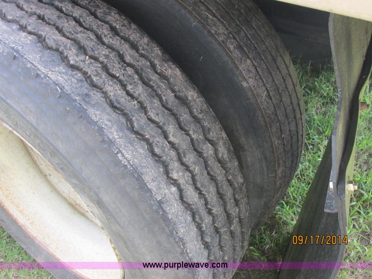 image for item J2410 1995 Utility FS2CHAE trailer