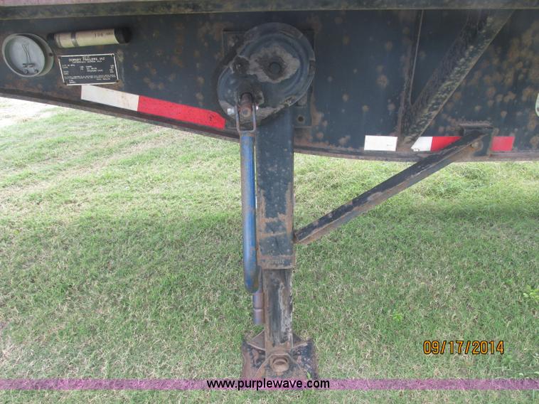 image for item J2412 1999 Dorsey DCTS-48 trailer