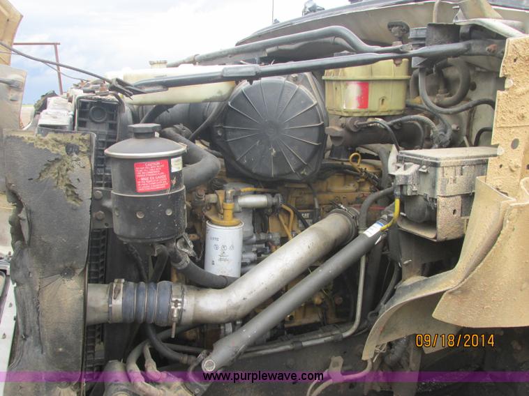 image for item J2466 2000 Ford F650 Crew Cab flatbed truck