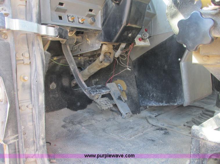 image for item J2467 1999 Mack CH613 semi truck