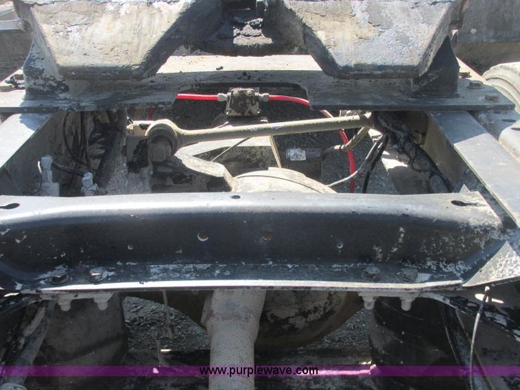 image for item J2467 1999 Mack CH613 semi truck