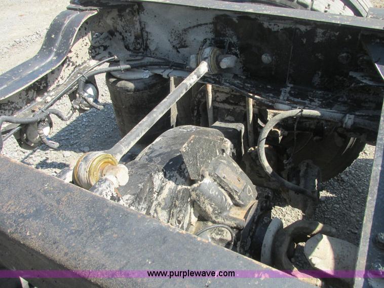 image for item J2467 1999 Mack CH613 semi truck