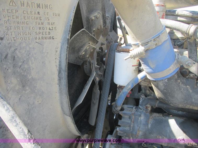 image for item J2467 1999 Mack CH613 semi truck