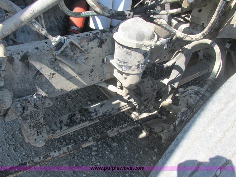 image for item J2467 1999 Mack CH613 semi truck