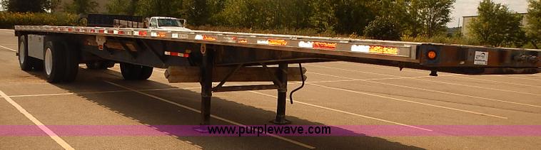 image for item J3055 1998 Wabash flatbed trailer