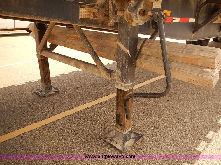 image for item J3055 1998 Wabash flatbed trailer