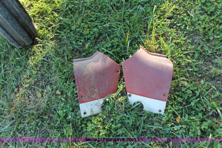 image for item AJ9257 1972 International Farmall 666 tractor